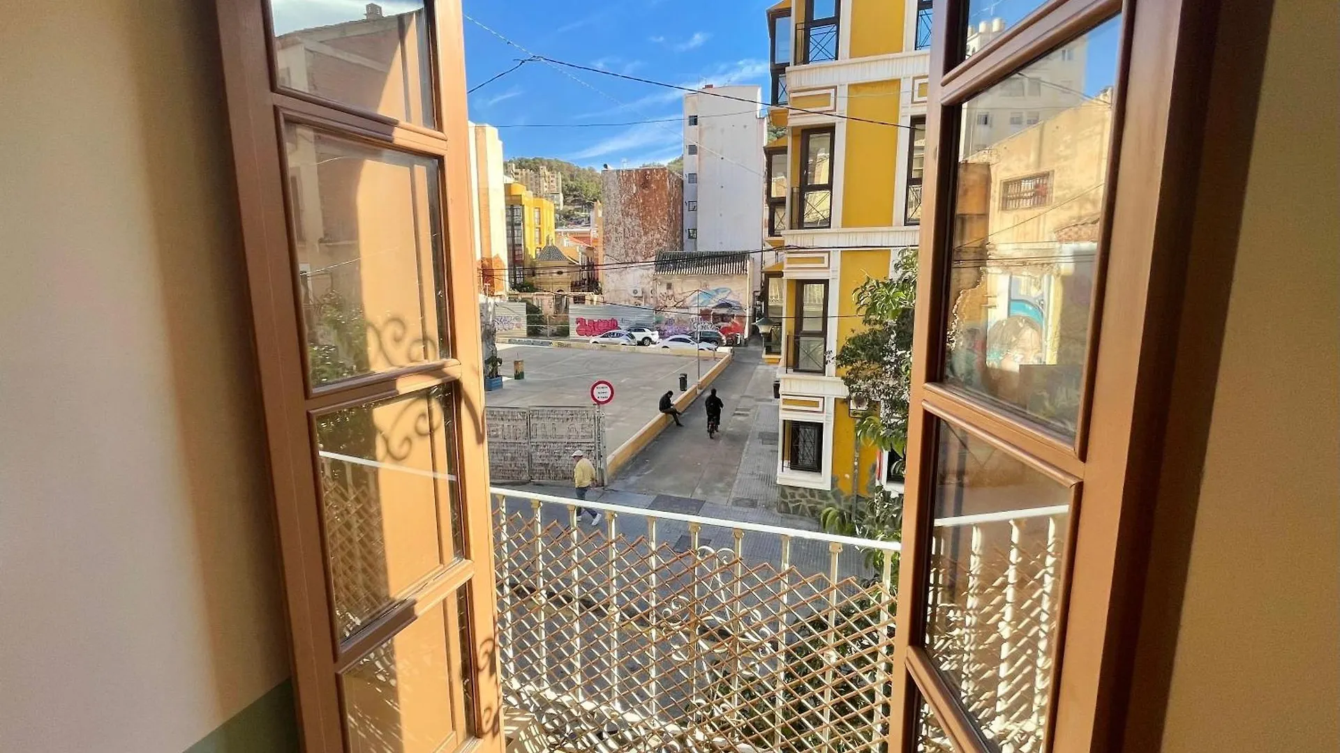 Nieuw - Kleurrijke Studio Met Frans Balkon Málaga